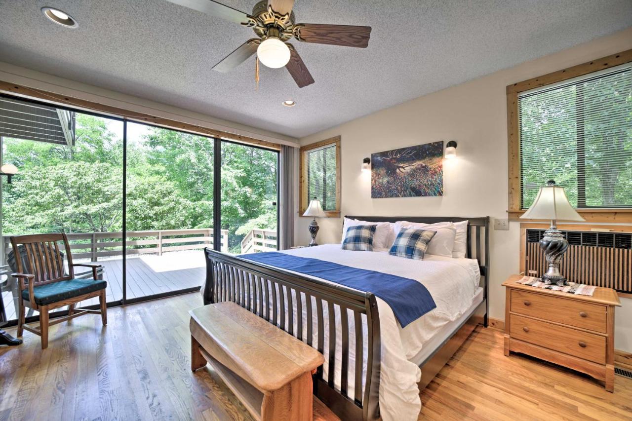 Vibrant Bryson City Home With Mtn Views And Deck! 외부 사진