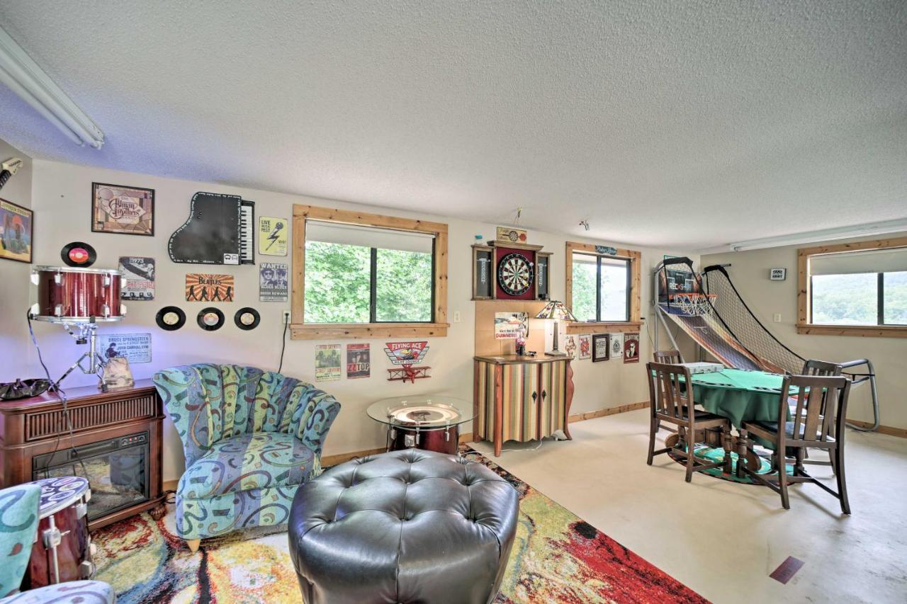 Vibrant Bryson City Home With Mtn Views And Deck! 외부 사진