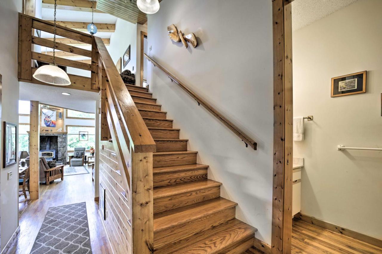 Vibrant Bryson City Home With Mtn Views And Deck! 외부 사진