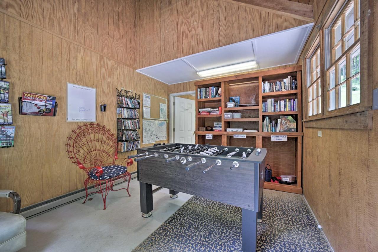 Vibrant Bryson City Home With Mtn Views And Deck! 외부 사진